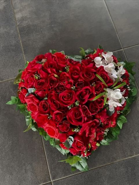 Cœur de roses rouges