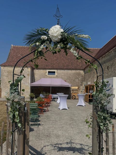 Entrée fleurie de la réception — Dorya & Axel