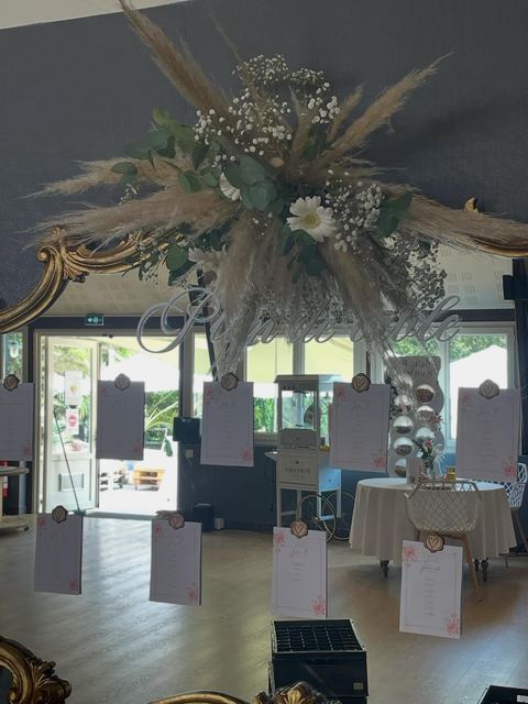 Suspension de pampas et gypsophile — Julie & Driss, Ouistreham